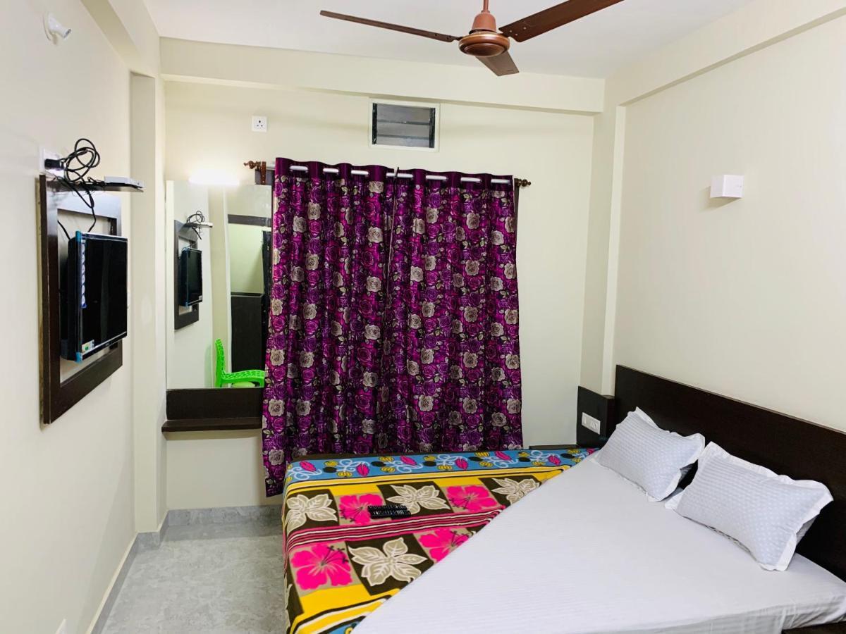 Strategic Inn Puri Exterior foto